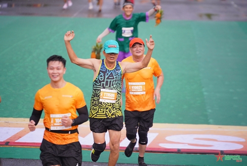Hơn 9.000 vận động viên tham gia Giải Marathon quốc tế “Vietcombank Mekong Delta”